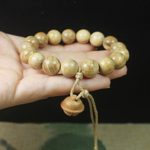 12Mm Lait Parfumé Perles En Bois Bracelet Bouddhiste Prière Chapelet Cercle Unique Bracelet Unisexe pour Méditation Chant - Product Image 5