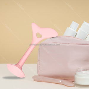 Nouvel Arrivage Tendance : Outil de Maquillage en Silicone pour Eyeliner et Ombre à Paupières Effet Fumé, Guide de Dessin Style Y - Product Image 1