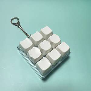 พวงกุญแจคีย์แคปพลาสติกแบบสั่งทำขายส่ง พร้อมไฟ LED บรรเทาความเครียด ของเล่นคลิกเกอร์คลายเครียด - Product Image 4