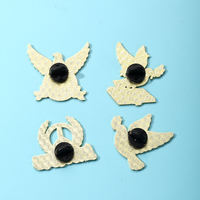 Épingles en émail personnalisées en gros en forme de colombe de la paix, broches en métal Amour & Paix, accessoire sur le thème de la paix mondiale, en stock