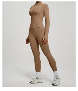 Nuevo Conjunto de Yoga de 2 Piezas para Mujer 2025, Ropa Deportiva de Fitness con Top de Manga Larga y Cremallera, y Leggings de Cintura Alta para Gimnasio y Entrenamiento - Product Image 4