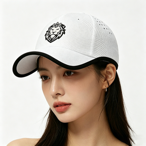 หมวกเบสบอลระบายอากาศสำหรับผู้หญิงพร้อมโลโก้สิงโต, หมวกกอล์ฟแบบแห้งเร็ว, หมวกทรงพ่อแบบปรับได้สำหรับการวิ่งกลางแจ้ง - Product Image 1