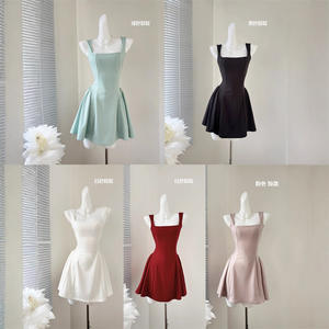 Abito Lungo Rosso con Scollo a O e Spalline, Stile Vintage Antistatico a Linea A per Donne, Nuovo Stile Francese di Nicchia di Alta Gamma 2024 - Product Image 3