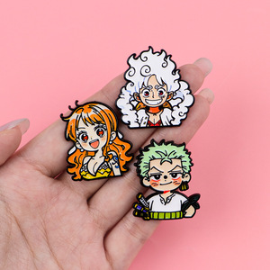 Broches en émail métalliques One Piece Anime Luffy Zoro Nami, directement de l'usine, pour la décoration de vêtements et de sacs à dos - Product Image 1