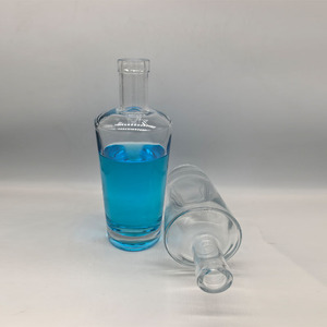 Producción en Masa de Botellas de Vidrio de Cristal de 750 ml para Vino, Whisky, Tequila y Ginebra, con Color Personalizado, Sellado con Corcho, Estampado en Caliente Dorado y Logotipo Personalizado - Product Image 3