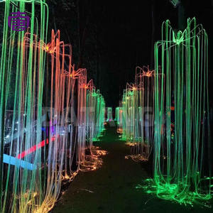 Arbre lumineux en fibre optique LED en plastique scintillant, classé IP65, pour la décoration des rues, des places, des centres commerciaux et des festivals - Product Image 2