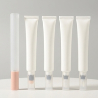 Vente en gros de baume à lèvres/liquide Blush Squeeze Tube Packaging Différents tubes en plastique de brosse de flocage pour le tube souple de maquillage