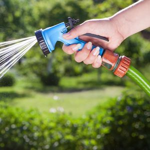 Tuyau d'arrosage de <span class=keywords><strong>jardin</strong></span> <span class=keywords><strong>50m</strong></span> universel 1/2 pouce pour l'irrigation des lits de fleurs et des pelouses, en plastique vert clair, pression 8 bars - Product Image 2