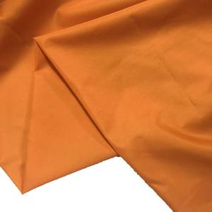 Bán buôn chất lượng cao 75d * 75d <span class=keywords><strong>240T</strong></span> 100 polyester loại tơ sống vải lót cho hàng may mặc - Product Image 4