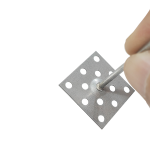 Clavos de Fijación Perforados para Aislamiento con Base Cuadrada de 0.8mm de Espesor y Vástago de 2.0mm de Diámetro para Paredes Divisorias Ligeras - Product Image 1
