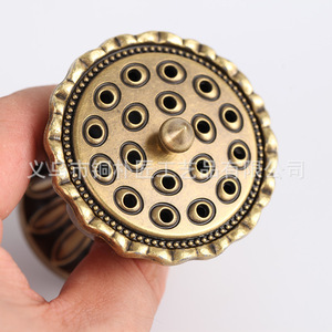 เตาเผากำยานทองเหลืองรูปดอกบัวขนาดเล็ก ยี่ห้อ Coppersmith รุ่น Lotus Zen สำหรับใช้ในบ้าน กลิ่นหอมไม้จันทน์ - Product Image 4