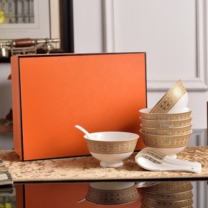 Service de table en porcelaine de luxe britannique, technique personnalisée, promotion à bas prix pour les fêtes - Saladier et cuillère en céramique - Product Image 4