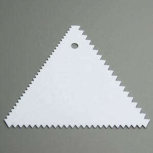 Raschietto Triangolare Colorato <span class=keywords><strong>per</strong></span> Torte, Utensile <span class=keywords><strong>per</strong></span> Crema e Impasto, Strumento <span class=keywords><strong>per</strong></span> Decorazione e Incorniciamento Torte, Rosso e Bianco - Product Image 5