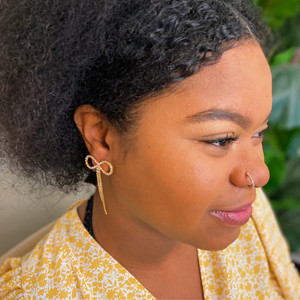 Adorabili Orecchini con Fiocco Luccicante - Product Image 3