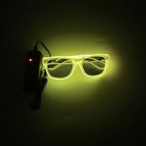Lunettes LED tendance pour ambiance disco, avec éclairage coloré, idéales pour bars, soirées dansantes, festivals de musique électronique et concerts - Product Image 3