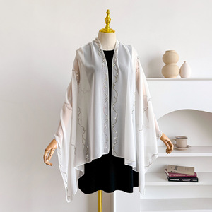Voile de protection solaire 166*70cm, écharpe légère en mousseline de soie avec embellissement en strass pour le printemps et l'été - Product Image 1