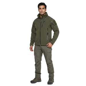Chaqueta Deportiva Personalizada de Poliéster Impermeable y Cortavientos para Hombre - Product Image 1