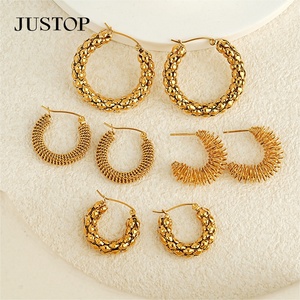 JUSTOP Spot Portfolio Juego de Pendientes de Acero Inoxidable Impermeables, Aros Gruesos, Chapados en Oro de 18K, con Diseño de Nudo, Joyería de Moda de Tendencia, Resistente al Deslustre - Product Image 6