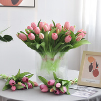 Bouquet de tulipes artificielles réalistes en caoutchouc souple, 7 têtes, tige courte, fausse fleur pour la décoration de la maison, des mariages et des bureaux