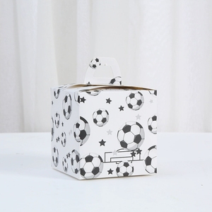 Boîtes à dragées sur le thème du football avec poignée, en carton <span class=keywords><strong>blanc</strong></span>, pour anniversaires, jours <span class=keywords><strong>de</strong></span> match, contenants pour friandises <span class=keywords><strong>de</strong></span> football - Product Image 4