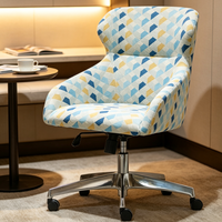 Fauteuil pivotant réglable en tissu avec structure en bois massif, motif géométrique, base chromée à 5 branches, roulettes, design moderne, chaise d'hôtel