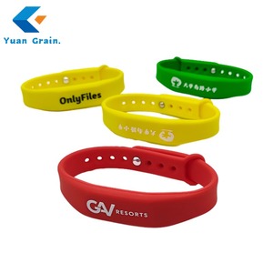 Biểu tượng tùy chỉnh in không thấm nước <span class=keywords><strong>NFC</strong></span> Silicone dây đeo cổ tay 13.56MHz RFID Thông tin liên lạc mini <span class=keywords><strong>Tag</strong></span> cho truyền thông xã hội chia sẻ khách sạn - Product Image 5