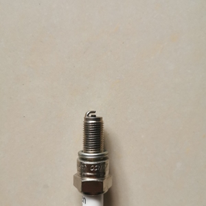 Bujía de Iridio <span class=keywords><strong>Denso</strong></span> de Alta Calidad 4223 U24ESR-NB para NGK 7784, <span class=keywords><strong>DENSO</strong></span> IU24, OEM 8570084 / 7696.18 / 09482-00570 - Product Image 4