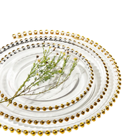 Assiettes de présentation transparentes en PS de 13 pouces réutilisables avec bordure perlée dorée pour mariage, anniversaire, dîner – Vente en gros