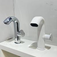 Robinet de lavabo moderne et contemporain à cascade intelligente, robinet à débit contrôlé, robinet de salle de bain, mélangeur d'eau chaude et froide