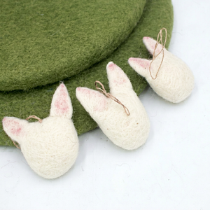 Adorno de Cabeza de Gato de Fieltro y Lana Blanca - Mini Guirnalda Hecha a Mano para Niños - Product Image 5