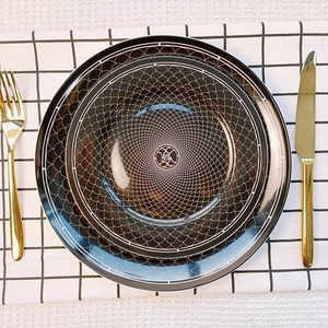 Ensemble de 2 assiettes à dîner en porcelaine noire européenne de haute qualité, écologiques, avec un design moderne et luxueux et un motif incrusté d'or - Product Image 1
