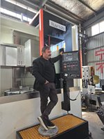 Tour CNC vertical VTC900 à commande GSK, mono-broche, usage moyen, haute rigidité, pour disques de frein de moyeu de roue automobile, certifié CE