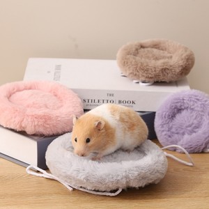 Tapis de lit pour hamster doux et confortable, rond, grotte de sommeil profond, design de mode simple, facile à utiliser, quatre saisons, petit tapis pour animaux de compagnie - Product Image 2