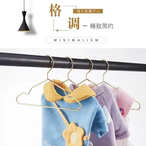Mini cintres en métal pour vêtements de poupée cintres <span class=keywords><strong>Miniature</strong></span> maison de poupée meubles décorations <span class=keywords><strong>cintre</strong></span> pour enfants or - Product Image 3