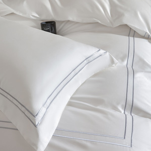 Set di Biancheria da Letto 4 Pezzi in Cotone a Fibra Lunga 100% con Copripiumino Ricamato in <span class=keywords><strong>Raso</strong></span>, Lenzuolo Piatto Morbido e Federe per Uso Alberghiero - Product Image 2