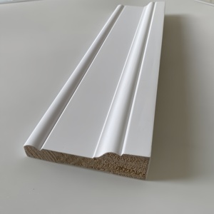 Plinthes décoratives en pin Radiata blanc apprêté, design moderne, pour appartements - Product Image 2