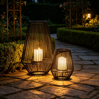 Lanterne solaire décorative portable et étanche pour jardin, en fer forgé, pour l'extérieur, avec bougie solaire, pour allées de jardin