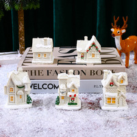 Nouvelle Décoration de Noël : Petite Maison en Résine Lumineuse Blanche, Ornements de Micro-Paysage, Cadeau