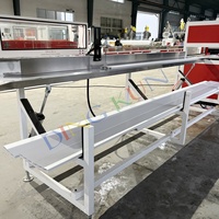 Machine de fabrication de profilés PVC pour fenêtres et portes, machine de production de panneaux muraux en PVC