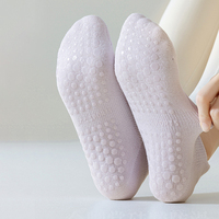 Chaussettes antidérapantes d'été en coton pour gymnastique avec logo personnalisé Chaussettes antidérapantes personnalisées Yoga Pilates Grip Socks Professional Factory Customization