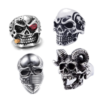 Bague Squelette Daihe Gros Gothic Diamant Tchèque Bague Phalange Argentée Vintage Croix Sculptée Bague Grosse Tête de Mort pour Hommes