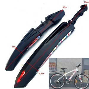 Garde-boue de vélo de montagne 26 pouces en plastique noir à dégagement rapide avec bandes réfléchissantes en stock - Product Image 1