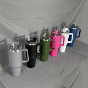 Termo para Auto de Gran Capacidad con Asa, Tubo de Succión, Anticaídas, Acero Inoxidable 304, Personalizable, Estilo Moderno y Minimalista, con Pajita - Product Image 3
