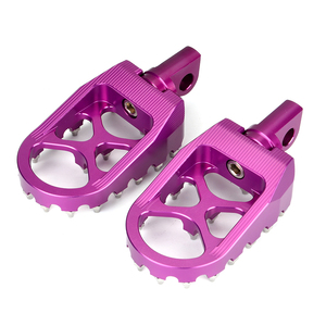 Clavija de pie morada personalizada giratoria de 360 grados MX clavijas de pie moradas estilo <span class=keywords><strong>Chopper</strong></span> Bobber para Harley Dyna Fatboy Sportster Iron <span class=keywords><strong>883</strong></span> - Product Image 2