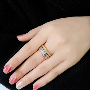 Set di Anelli Impilabili da Sposa per Donna, Solitario Rotondo in Zirconia Cubica, Fascia Semi-<span class=keywords><strong>Eternity</strong></span> con Pavé, Gioiello Promessa di Matrimonio in Tre Tonalità, Regalo - Product Image 3