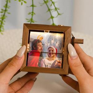 Marco de Fotos Personalizado con Fotos, Regalo de Madera Personalizado para Mamá y Papá - Product Image 4