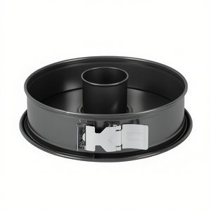 ถาดอบเค้ก Kaiser Springform ขนาด 28 ซม. พร้อมท่อเสริม สีดำ อุปกรณ์ทำเค้ก - Product Image 2