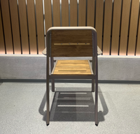 Ensemble table et chaises deux places en plastique et pierre frittée, durable, pour extérieur, avec rangement intégré, style villa minimaliste