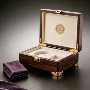 Scatole <span class=keywords><strong>in</strong></span> <span class=keywords><strong>Legno</strong></span> Artigianali Personalizzabili di Alta Qualità per Profumi, Orologi, Gioielli, Sigari - Espositori, Bauletti <span class=keywords><strong>in</strong></span> Pelle, Valigette e Contenitori - Product Image 1