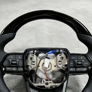Volant de voiture personnalisé noir piano pour <span class=keywords><strong>Toyota</strong></span> LC300, LC79, LC70, Camry, LC500, 500h (2016-2026) – Amélioration intérieure - Product Image 2